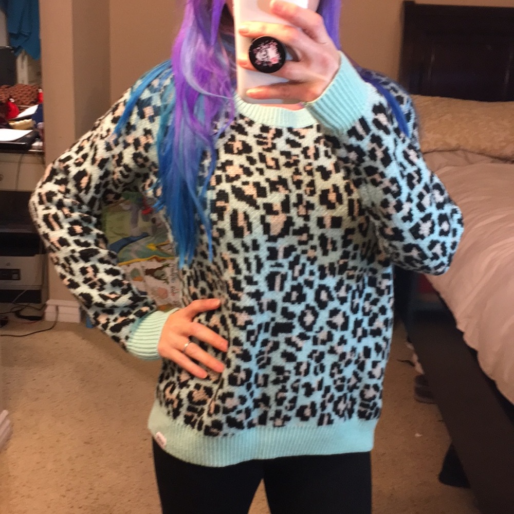 Like new VS PINK crewneck Sweater